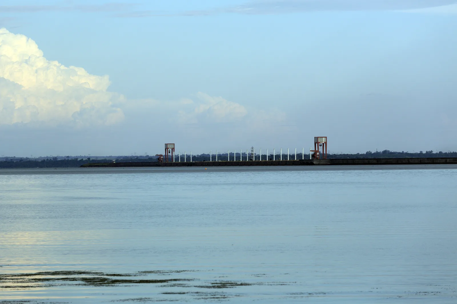 ¿Hay apagones en Paraguay? La red eléctrica, sin adornos